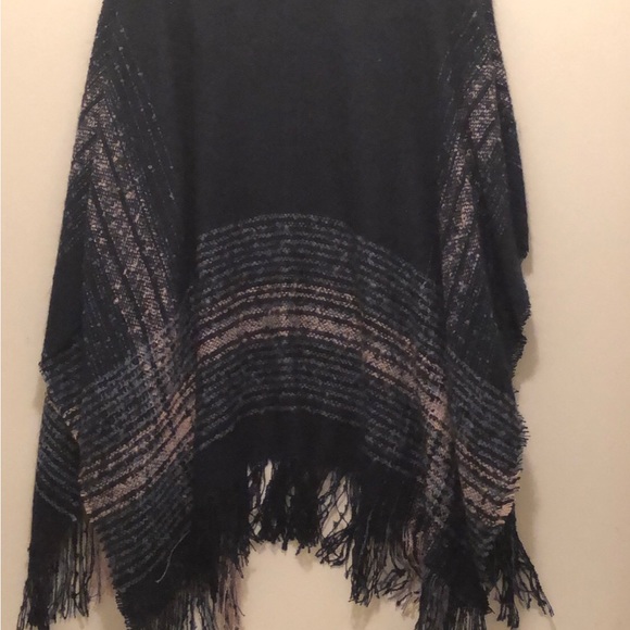 NWOT NAVY Ruana - Picture 5 of 6